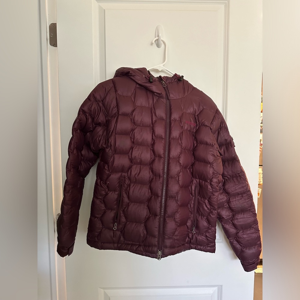 Marmot 800 fill down jacket with hood - size small